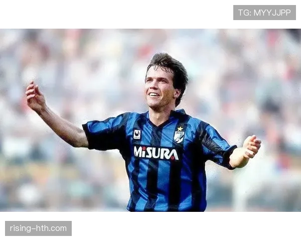 世界杯最佳新星表现稳健，年轻球员持续提升备受期待